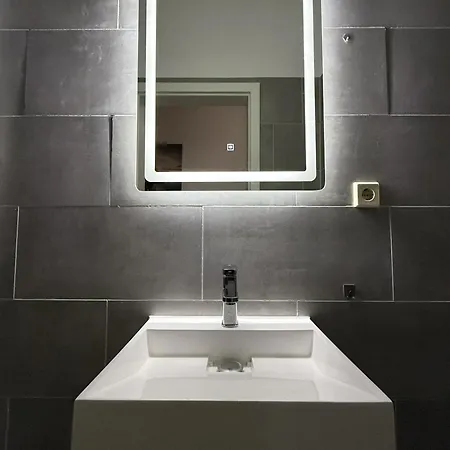 3g Lv 5-zimmer-apartment Hbf Апартаменты